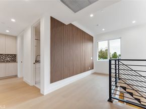 3932 S Minerva Avenue, Los Angeles CA 90066