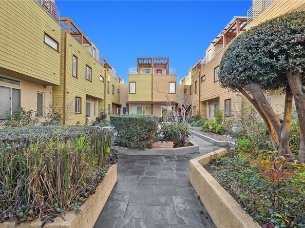 53 N Oak Avenue 5, Pasadena CA 91107