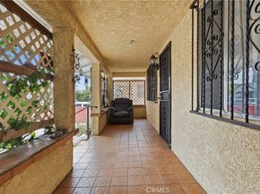 201 W 50th, Los Angeles CA 90037