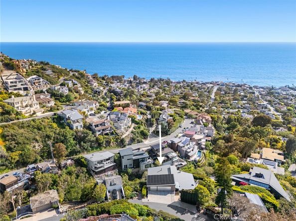 856 Diamond, Laguna Beach CA 92651