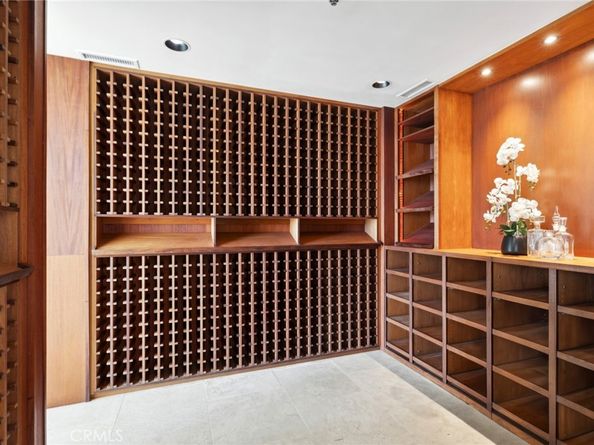 856 Diamond, Laguna Beach CA 92651