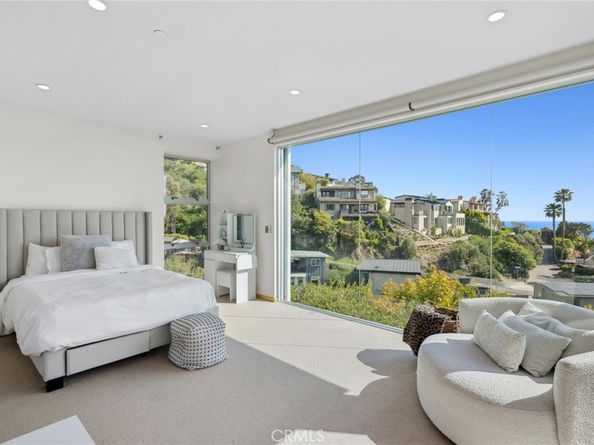 856 Diamond, Laguna Beach CA 92651