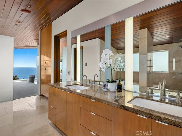 856 Diamond, Laguna Beach CA 92651