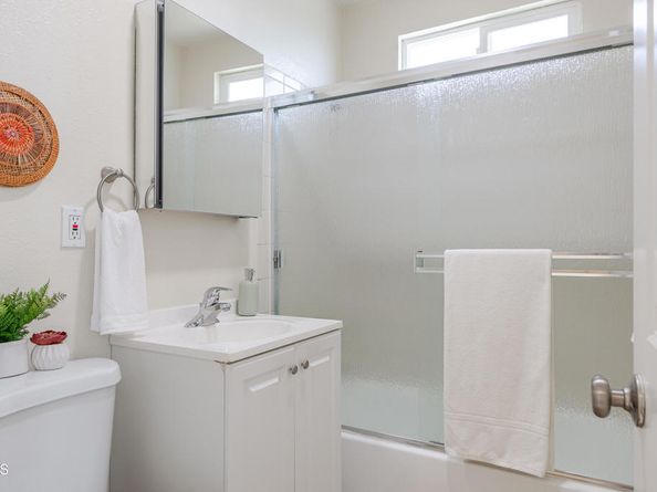 1500 E Topeka Street, Pasadena CA 91104