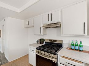 850 W 157th Street 6, Gardena CA 90247
