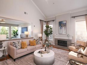 925 Calle Del Pacifico, Glendale CA 91208