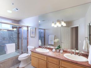 925 Calle Del Pacifico, Glendale CA 91208