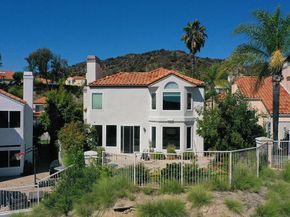 925 Calle Del Pacifico, Glendale CA 91208