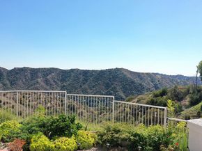 925 Calle Del Pacifico, Glendale CA 91208