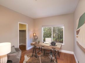 925 Calle Del Pacifico, Glendale CA 91208