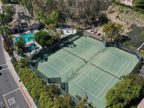 925 Calle Del Pacifico, Glendale CA 91208