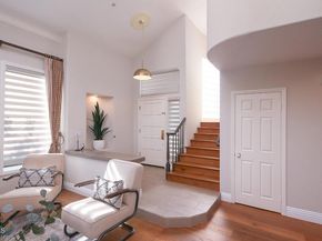 925 Calle Del Pacifico, Glendale CA 91208