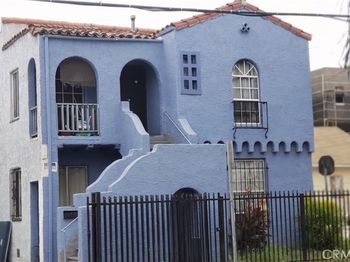 3908 S Budlong Avenue