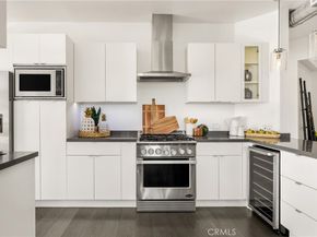660 N Sweetzer Avenue 302, West Hollywood CA 90048