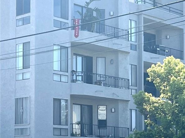 660 N Sweetzer Avenue 302, West Hollywood CA 90048
