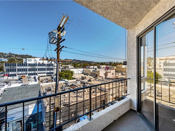 660 N Sweetzer Avenue 302, West Hollywood CA 90048