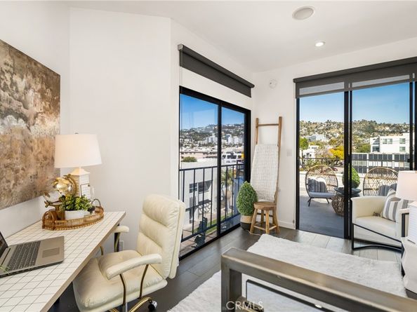 660 N Sweetzer Avenue 302, West Hollywood CA 90048