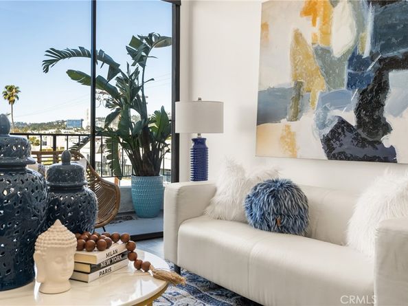 660 N Sweetzer Avenue 302, West Hollywood CA 90048