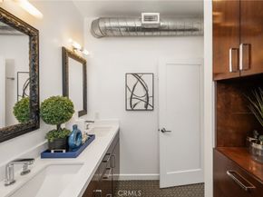 660 N Sweetzer Avenue 302, West Hollywood CA 90048