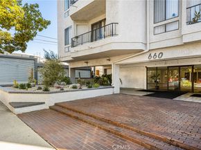 660 N Sweetzer Avenue 302, West Hollywood CA 90048