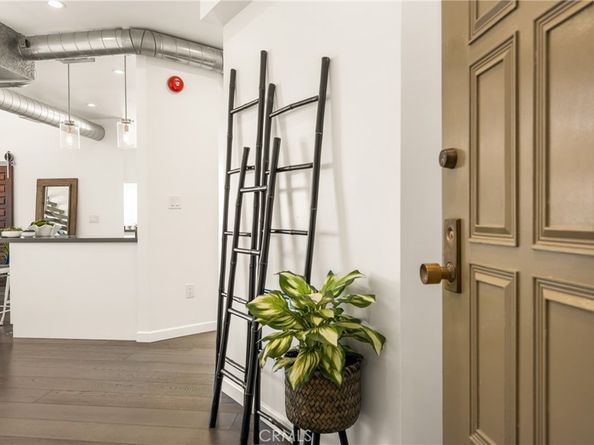 660 N Sweetzer Avenue 302, West Hollywood CA 90048