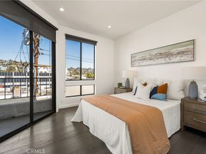 660 N Sweetzer Avenue 302, West Hollywood CA 90048