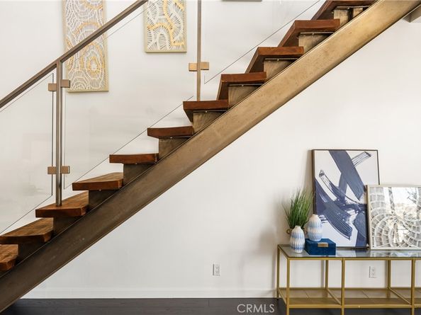660 N Sweetzer Avenue 302, West Hollywood CA 90048