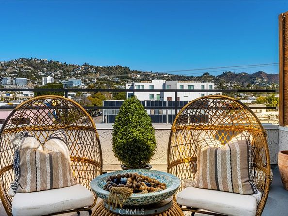 660 N Sweetzer Avenue 302, West Hollywood CA 90048