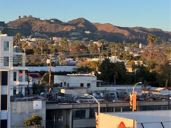 660 N Sweetzer Avenue 302, West Hollywood CA 90048