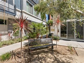 206 Alamo Court, Long Beach CA 90802