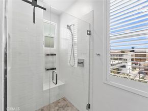 206 Alamo Court, Long Beach CA 90802