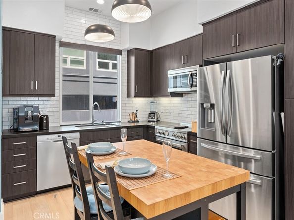 206 Alamo Court, Long Beach CA 90802