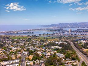 2061 Chatsworth 5, San Diego CA 92107
