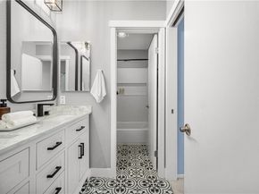 2061 Chatsworth 5, San Diego CA 92107