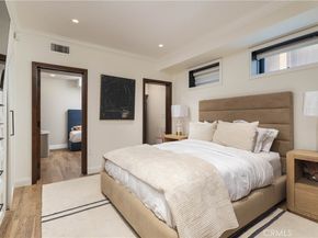 302 3rd, Huntington Beach CA 92648