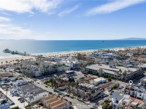 302 3rd, Huntington Beach CA 92648