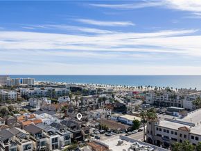 302 3rd, Huntington Beach CA 92648