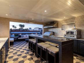 302 3rd, Huntington Beach CA 92648