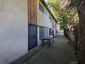 2020 W 23 Street 17, Long Beach CA 90810