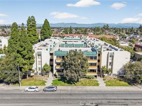 12141 Centralia 309, Lakewood CA 90715