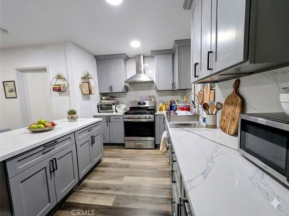 701 N Sunset Street, Santa Ana CA 92703