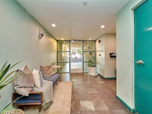 1927 Glendon Avenue 201, Los Angeles CA 90025