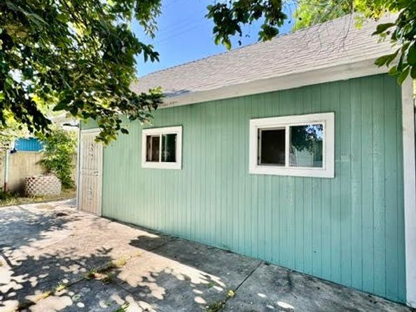 1199 W 38th Street, Los Angeles CA 90037