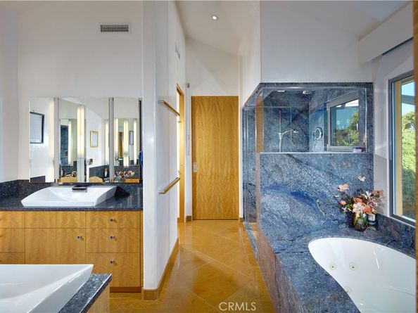 111 S La Senda Drive, Laguna Beach CA 92651