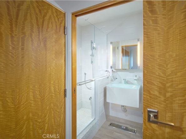 111 S La Senda Drive, Laguna Beach CA 92651