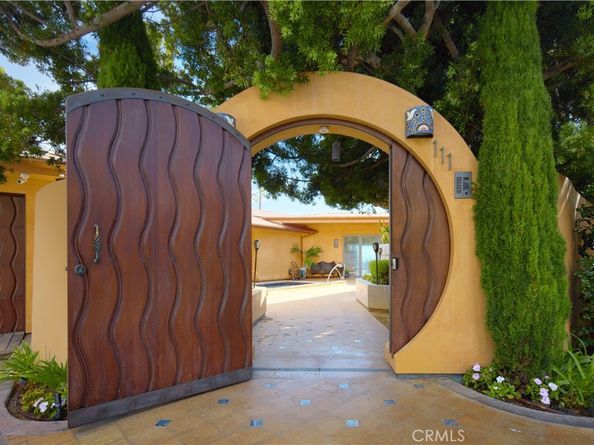 111 S La Senda Drive, Laguna Beach CA 92651