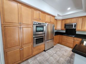 8597 Via Mallorca F, La Jolla CA 92037