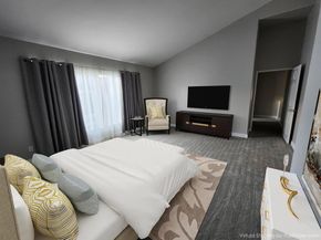 8597 Via Mallorca F, La Jolla CA 92037