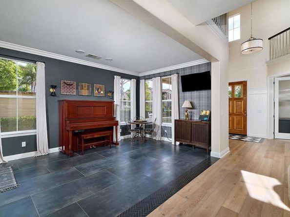 2588 Ingleton Avenue, Carlsbad CA 92009