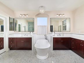 2588 Ingleton Avenue, Carlsbad CA 92009